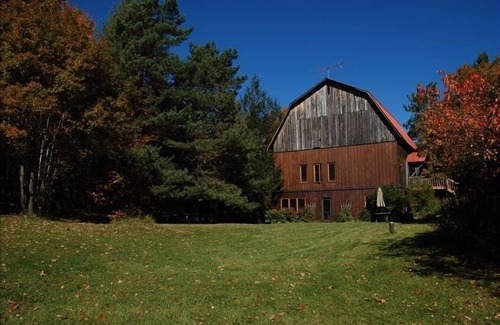 La Peche House | The Barn - A Gathering Place, 90 Acres Bordering Gatineau Park