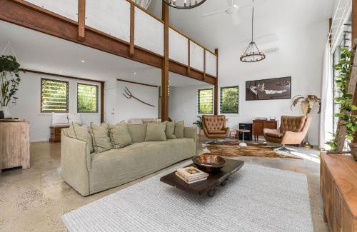 Coorabell House | The Barn Door - luxury hinterland couples escape
