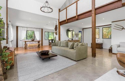 Coorabell House | The Barn Door - luxury hinterland couples escape