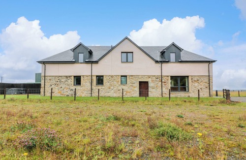 Airdrie Cottage | The Barn, Drumbow Farm
