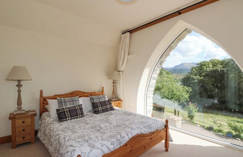Invergarry House | THE BARN, pet friendly, character holiday cottage in Fort Augustus