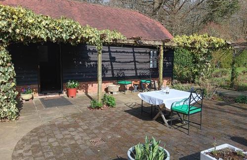Abbess Roding House | The Barn - Quiet Location