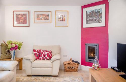 Woofferton House | The Barracks - Cottage