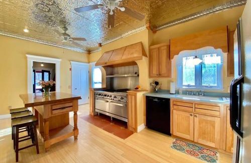 Bartlett House | The Bartlett Village House