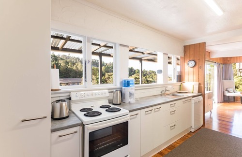 Paihia House | The Bay Bach, Paihia, Bay of Islands NZ