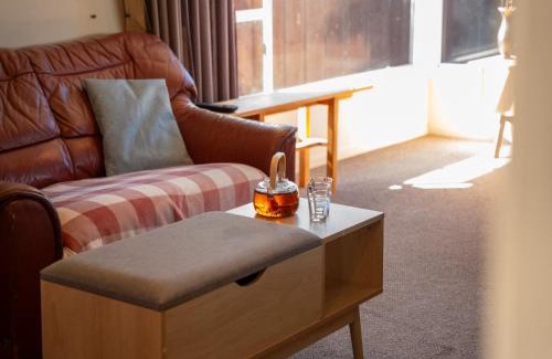 Two Mile Bay House | The Bay Breeze Retreat - Two Mile Bay Stay