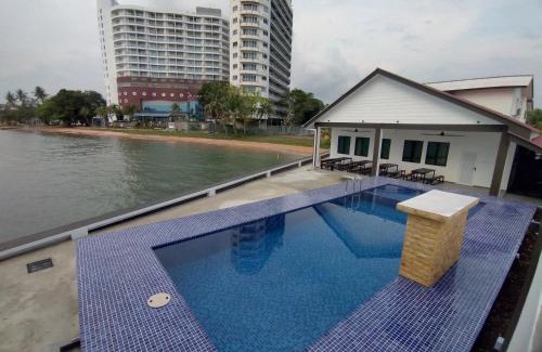 Kampung Bahasa Kapor Villa | The Bay PD Beachfront Villa