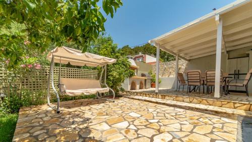 Agia Efimia House | The Bay Pearl