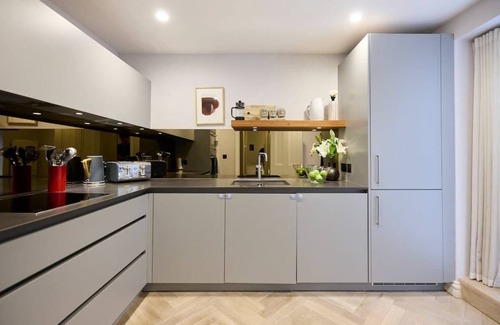 Lancaster Gate Apartment | The Bayswater Retreat - Adorable 3 Bdr Flat