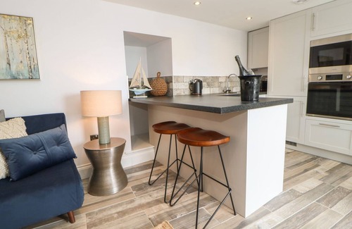 South Shields Cottage | THE BEACH APARTMENT, pet friendly, with a garden in South Shields
