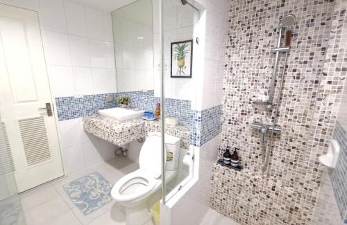 Ban Bang Saen Apartment | The Beach Bangsaen Condo Sea View Room 327-62 Top Floor-Free Netflix