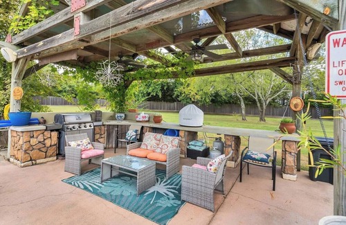 Canton Apartment | The Beach Comber - Private Room w/Pool & Hot Tub, Beach Comber - Private Room w/Pool & Hot Tub