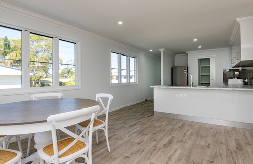 Bargara House | The Beach House - 16 Clarke Street