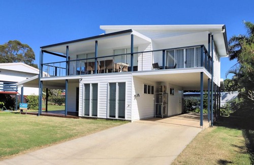 Bargara House | The Beach House 16 Clarke Street Bargara