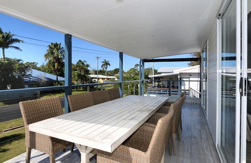 Bargara House | The Beach House 16 Clarke Street Bargara
