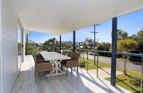 Bargara House | The Beach House 16 Clarke Street Bargara