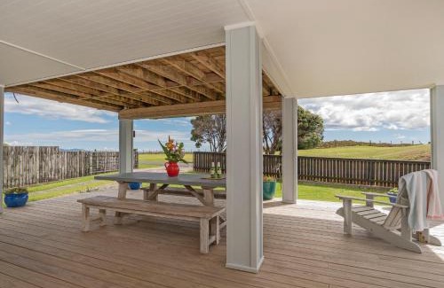 Rings Beach House | The Beach House - Kuaotunu Holiday Unit