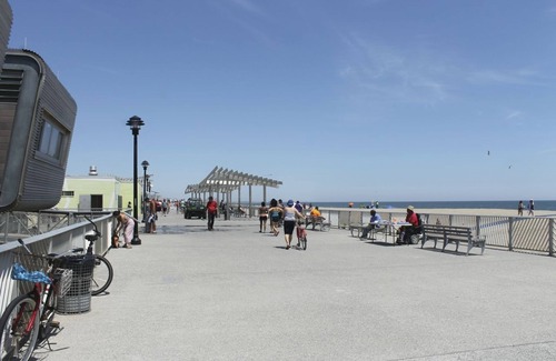 Queens House | The Beach House NY, a beach block home in Far Rockaway with a vibe