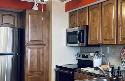 Palma del Mar Condo | THE BEACH IS WAITING! 5 mins to various beaches . Available April 15th 2024