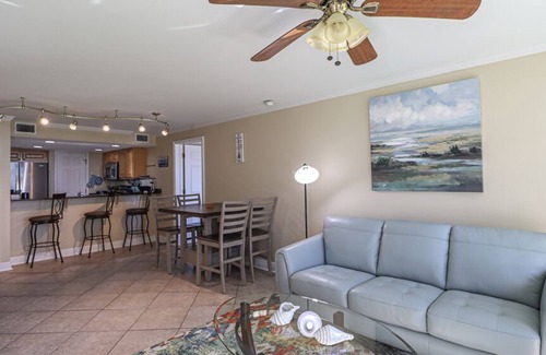 Biloxi Condo | The Beach Just Called. Asking For You! 2 Bedroom/2 Bath- Sleeps 6!