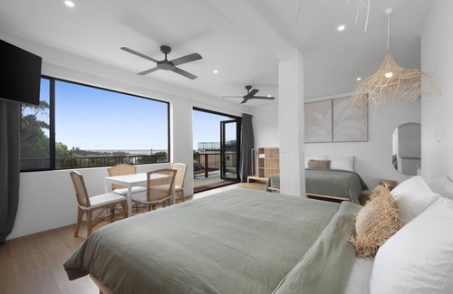 Nambucca Heads Hotel | The Beach Rooms