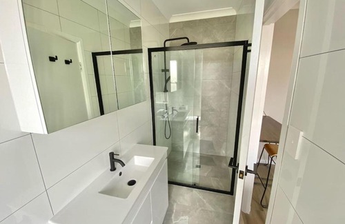 Blacksmiths Apartment | The Beach Side Micro Apartment With Free Parking