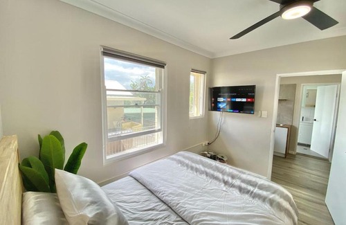 Blacksmiths Apartment | The Beach Side Micro Apartment With Free Parking