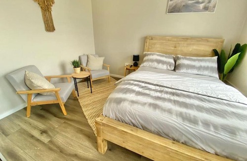 Blacksmiths Apartment | The Beach Side Micro Apartment With Free Parking