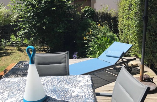 Carnac Apartment | The beach two minutes away, beautiful apartment with private garden and south terrace