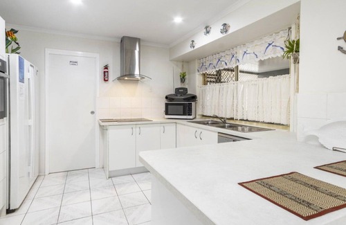 Banksia Beach Apartment | The Beachcomber, TOP NOTCH