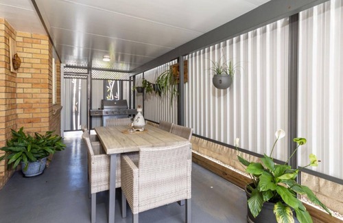Banksia Beach Apartment | The Beachcomber, TOP NOTCH