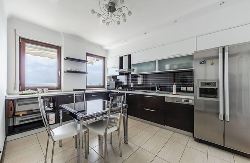 Durres Apartment | The Beachfront Horizont by PS