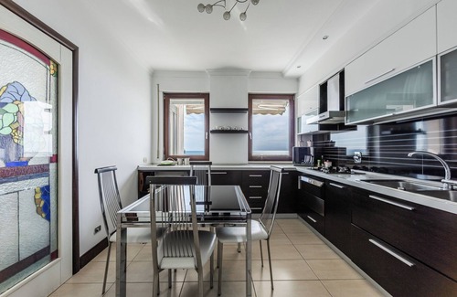 Durres Apartment | The Beachfront Horizont by PS