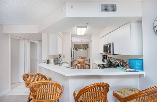 Seawinds Condo Condo | The Beachsider at Ormond: Luxe Oceanfront Condo, balcony & pool. (Daytona Beach)