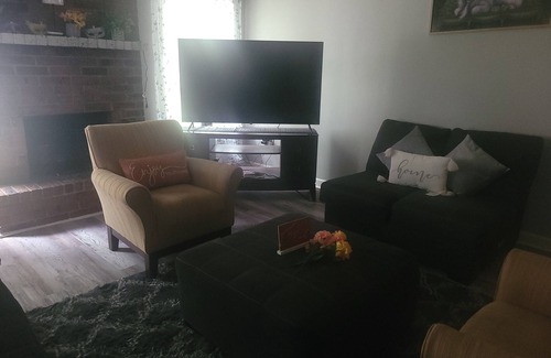 Slidell House | THE BEAR CAVE! Charming 3-bedroom house in lovely Slidell