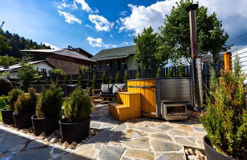 Busteni Ski Chalet | The Bear Chalet with Private Hot Tub
