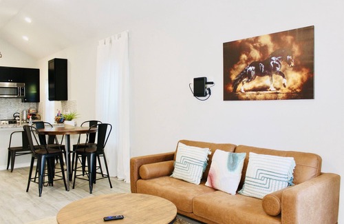 Montgomery House | The Beaver Den welcomes 30 day stays remote workers King bed Lake Conroe