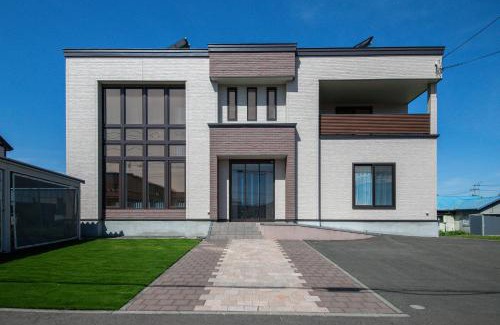 Sorachi-gun Villa | The BEEHIVE KAMIFURANO