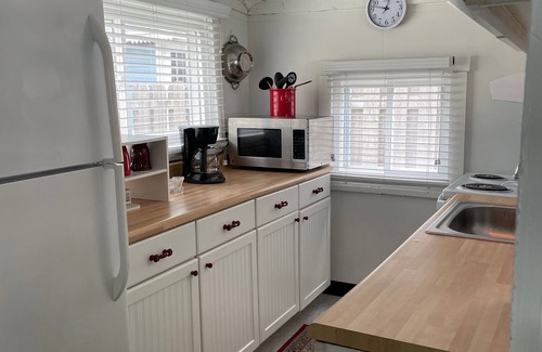 Sylvan Beach Cottage | The Bella Vista Beachfront Cottage .Perfect For Families