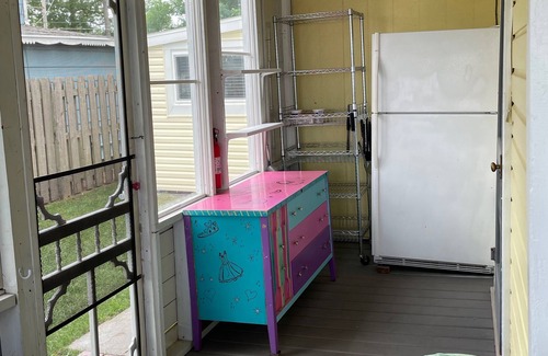 Sylvan Beach Cottage | The Bella Vista Beachfront Cottage .Perfect For Families
