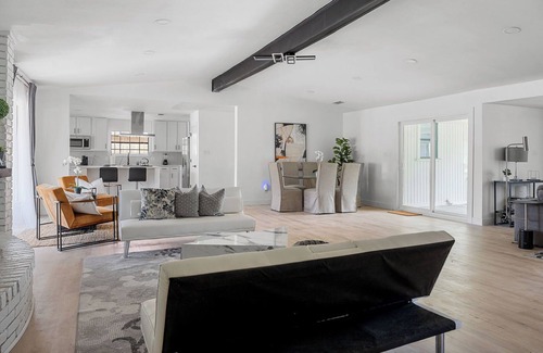 Plano House | The Belvedere | Pet Friendly & Spacious Yard