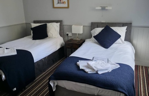Semley Bed & Breakfast | The Benett Arms
