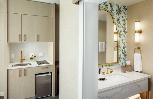 Fitzsimons Hotel | The Benson Hotel & Faculty Club