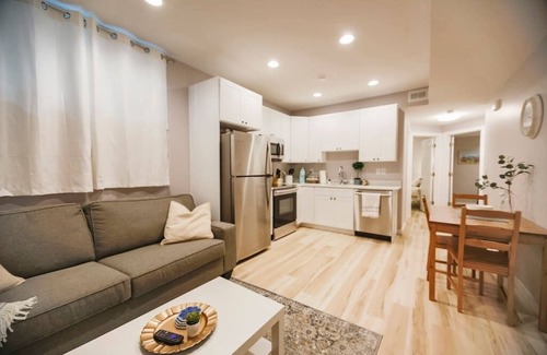 Saskatoon Apartment | The Bentley - **Close to Downtown and River!!**❤️