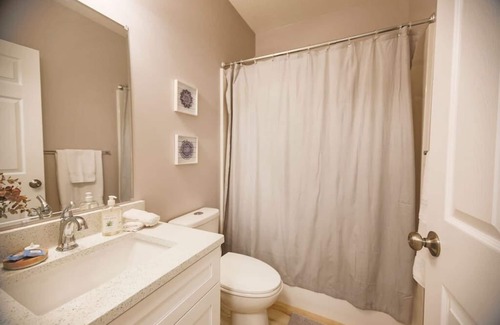 Saskatoon Apartment | The Bentley - **Close to Downtown and River!!**❤️