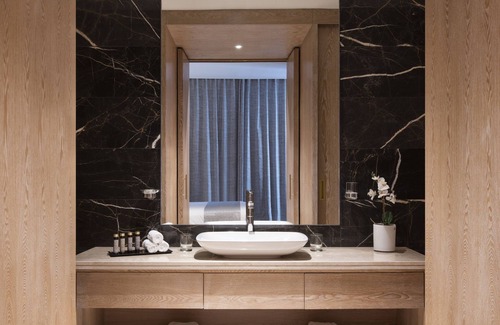 Doha Hotel | The Bentley Luxury Hotel and Suites