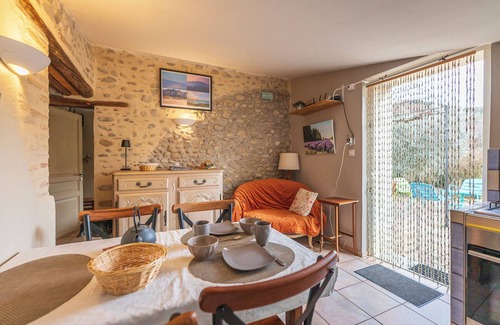Le Castellet Bed & Breakfast | The Bergerie du Moulin du Bicail offers an authentic, peaceful setting.