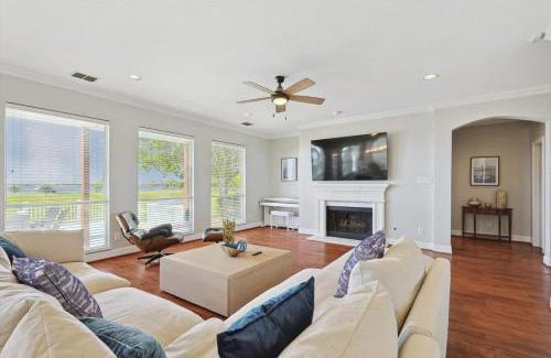 Rockwall House | The Best of Lakeside Living - Luxury at its Finest