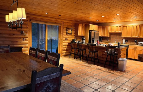 Tetonia House | The best views in the Teton Valley with room for the entire crew to stay.