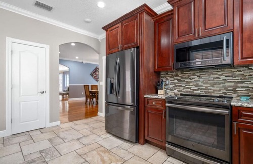 North Hyde Park House | The Big Gather : 4300ft Family Haven